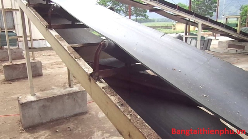 Khung băng tải lòng máng